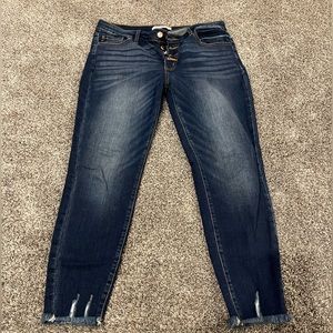 KanCan skinny jeans. 15/31